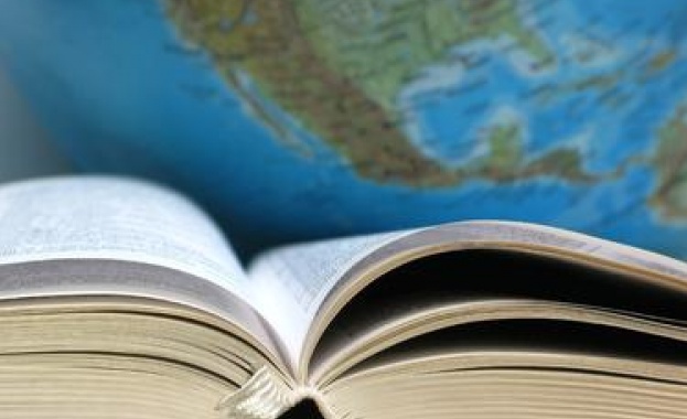 Богаташи броят по 60 бона за гимназия на децата си