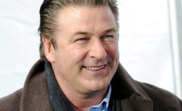 Изгониха Алек Болдуин от самолет