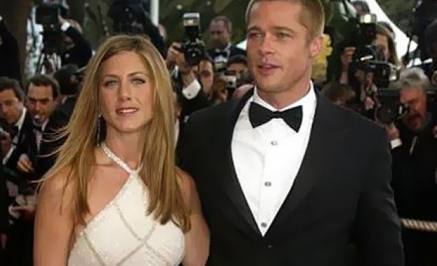 Брад Пит и Дженифър Анистън се срещат на  Коледа