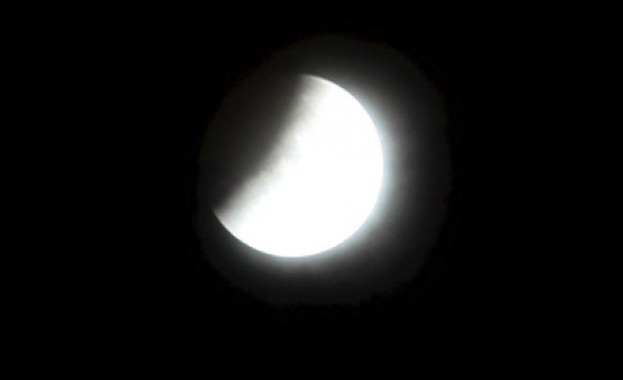 Пълно лунно затъмнение ще наблюдават от обсерваторията в Кърджали 