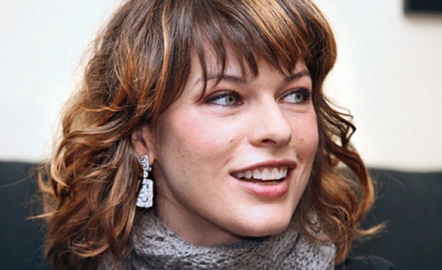 Мила Йовович подкрепя протестите в Русия