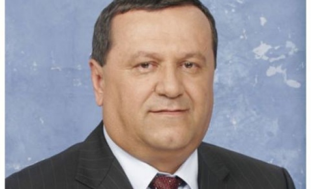 Хасан Адемов към ГЕРБ: Вероятно ще преодолеете ветото на президента, но трудно ще преодолеете себе си  