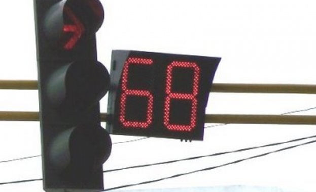 Връщат броячите за светване на зелен и червен сигнал на светофарите