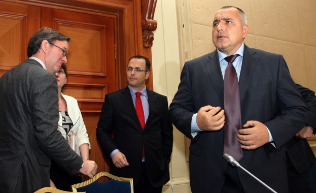 Борисов: КФН се справя добре  