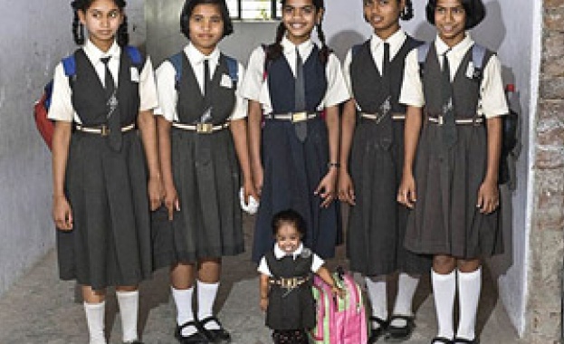 Най-дребните момичета в света 