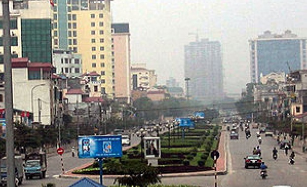 В Ханой горят два небостъргача, има пострадали 