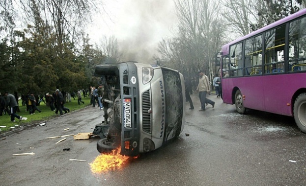 Назърбаев: За безредиците в Жанаозен са виновни безотговорни чиновници