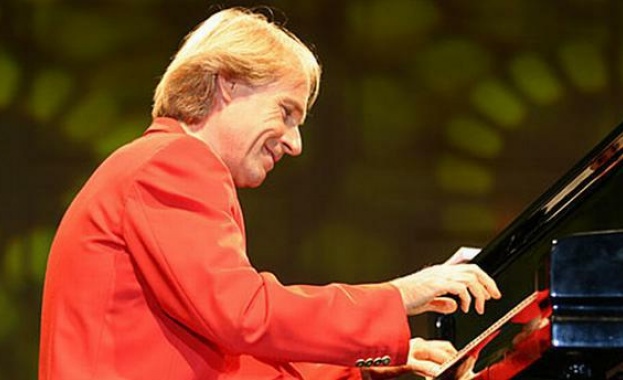 Ричард Клайдерман просълзи България 