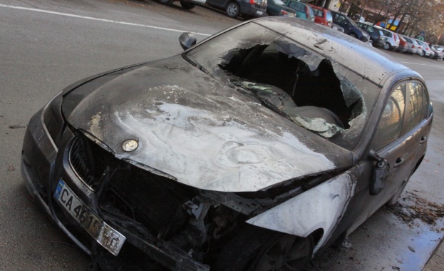 СЕМ към журналистите: Съдействайте за разкриването на палежите на коли