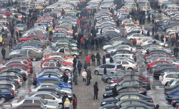 Рекорден брой автомобили са продадени през 2011 