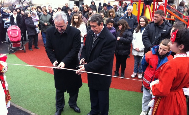 В Петрич откриха обекти, благоустроени по ОП "Регионално развитие"