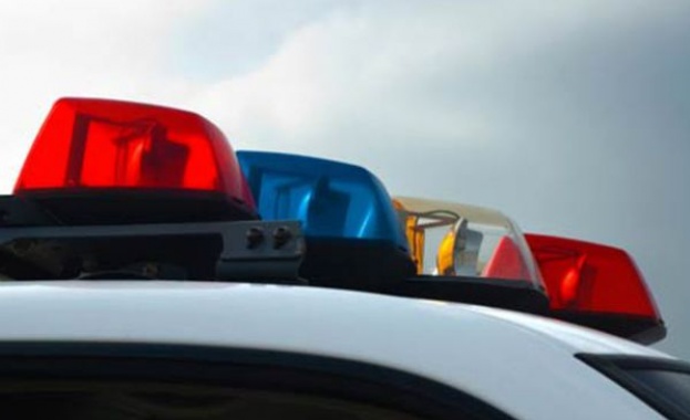 Разследват смъртта на жена, починала в дома си