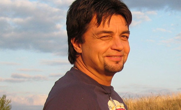 Докоснете се до Искрен Пецов и неговата музика