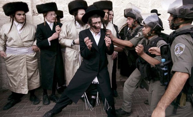 Израел: Митинг срещу сегрегацията между жени и мъже  