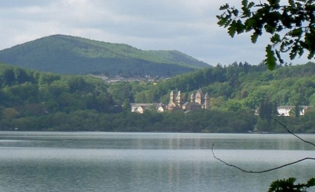 От Изпълнителната агенция по рибарство обясниха че те са влезли