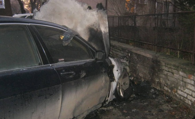 Две коли горяха в Бургас 