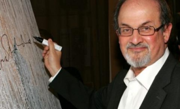 Салман Рушди се превърна в икона на свободата в съвременния