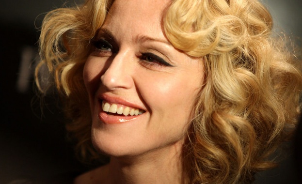 Продават на търг редки снимки на Мадона 