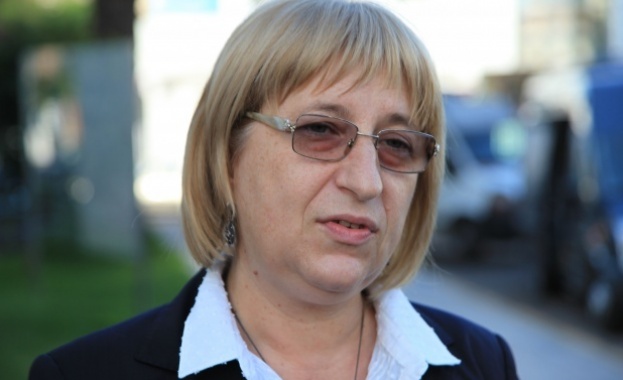 Цецка Цачева организира кръгла маса за борбата с рака на маточната шийка