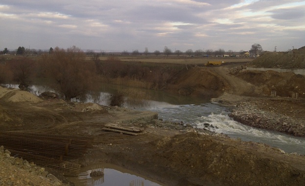 Нивото на Тунджа при Елхово спадна под критичния максимум