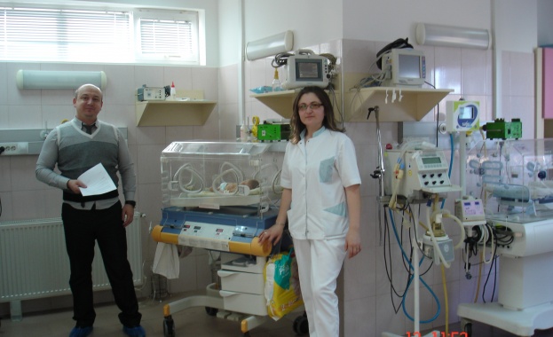 Метин Казак дари апаратура за нуждите на новородените в МБАЛ - Търговище