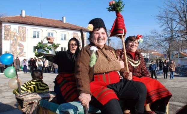 На 8 януари се празнува Денят на родилната помощ известен