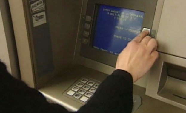 Депутатите решиха фирмите с над 100 служители да изплащат заплати