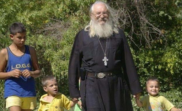 Отец Иван стана архимандрит Йоан, ще служи в Якимово 