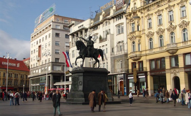 Пиян френски дипломат изпотроши 6 коли в Загреб