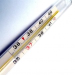 Лекар посочи при каква температура трябва да се притеснявате 