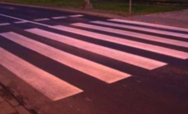 Шофьор уби жена на пешеходна пътека и избяга