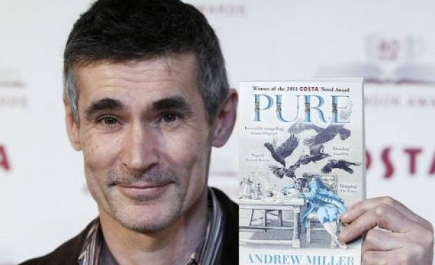 "Pure" на Андрю Милър грабна приза Книга на годината  