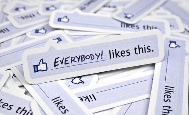 Facebook "харесването" краде лични данни