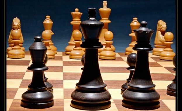 Руснакът и украинец си стиснаха ръцете на големия турнир по шахмат в Швейцария