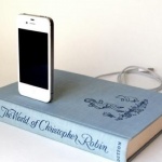 Зарядно в книга