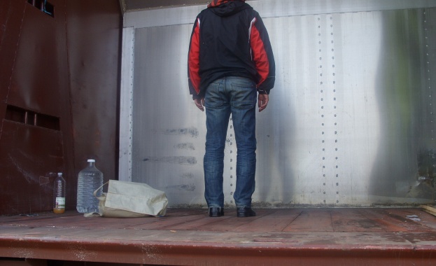 33 нелегални задържани до "Виетнамските общежития" в София