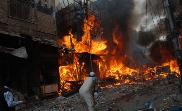 Три гранати избухнаха в кино в Пакистан, има убити