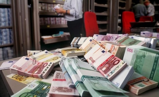 Унгария трябва да изплати по 10 хил. евро на кандидати за убежище с отхвърлени молби