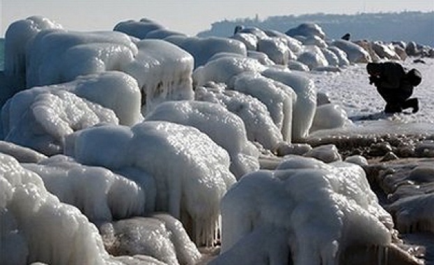 За първи път от 30 години, лед скова Черно море 
