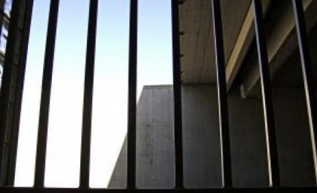 Комисия предлага дисциплинарни проверки срещу 6 длъжностни лица от затвора в Ловеч и общежитието към него