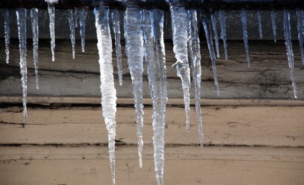 Ледена висулка рани пловдивчанка