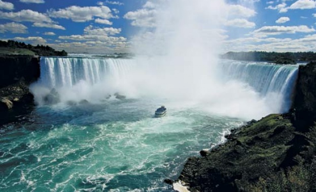За първи път в историята Ниагарският водопад ще бъде осветен