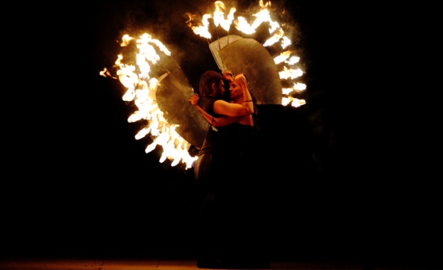 Покриват Летния театър в Бургас с огнеопорни одеяла