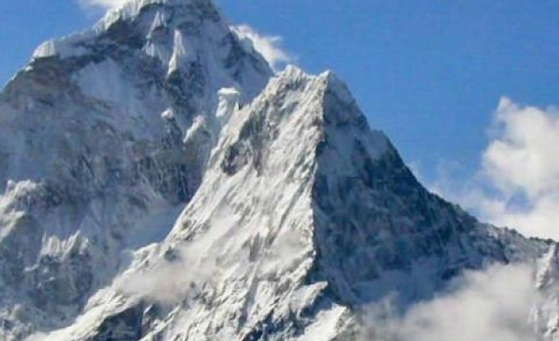 Защо хората чуват гласове при изкачване на връх Еверест