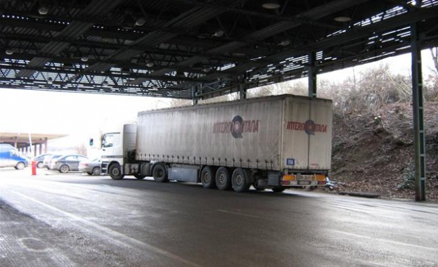 294 нелегални мигранти в товарни автомобили са заловени от началото на годината