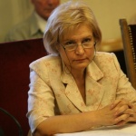 Менда Стоянова: Бюджет 2014 е бюджет на платената любов