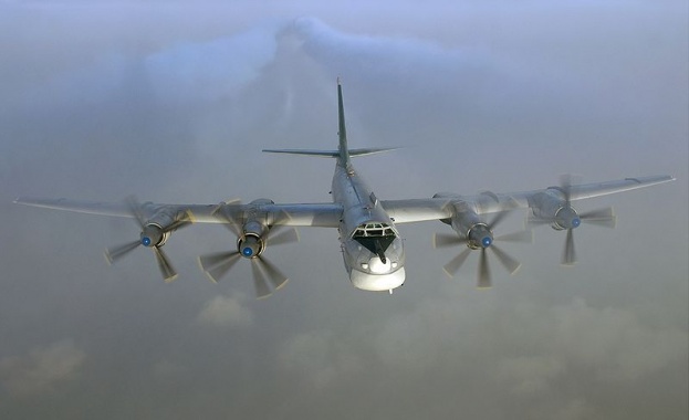 Два руски бомбардировачи Ту 95 са прелетели над американски военен лагер