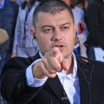И сега ли ще се правим, че не забелязваме?