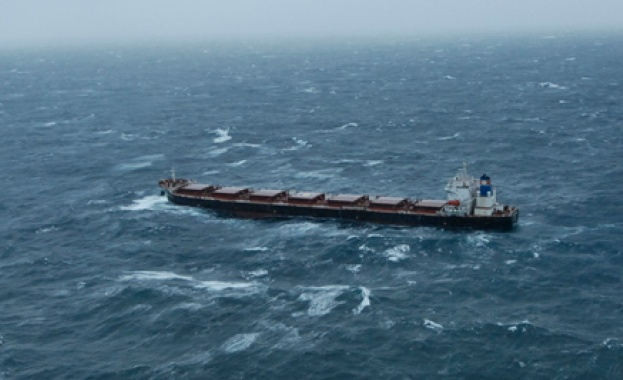 Японски танкер превозващ химикали се сблъска с товарен кораб край