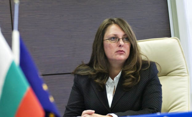 САС: Виолета Николова е била в правото си да раздава бонуси